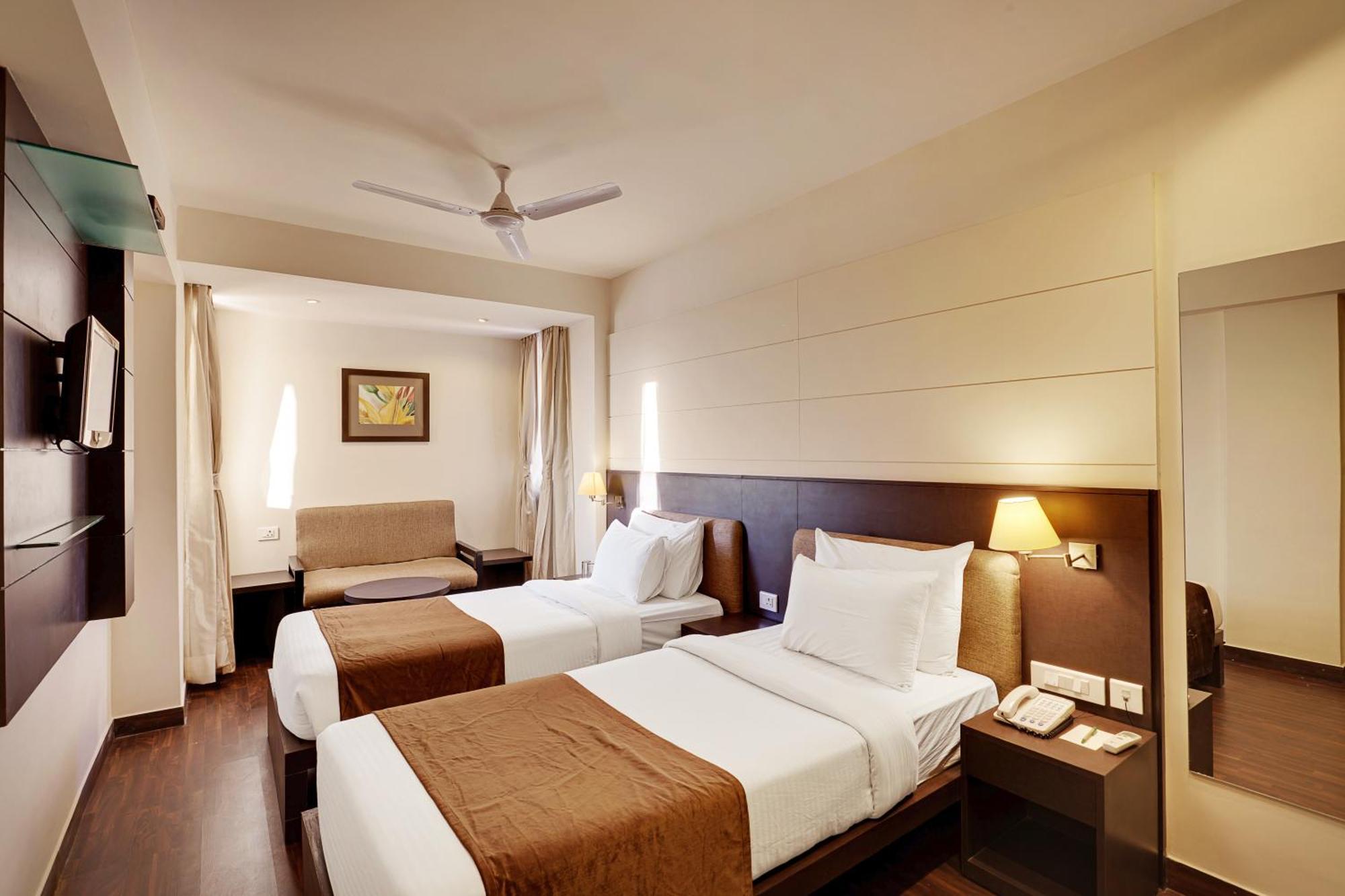 Whispering Palms Hotel Jaipur Eksteriør billede
