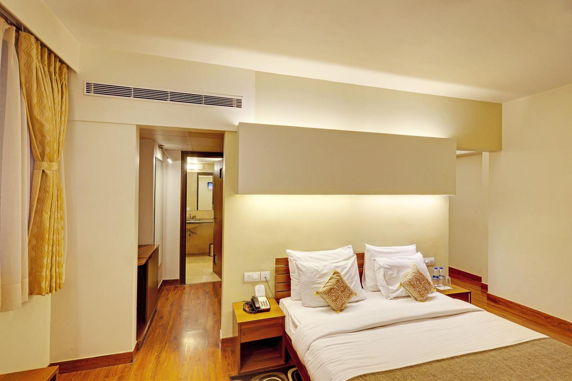 Whispering Palms Hotel Jaipur Eksteriør billede