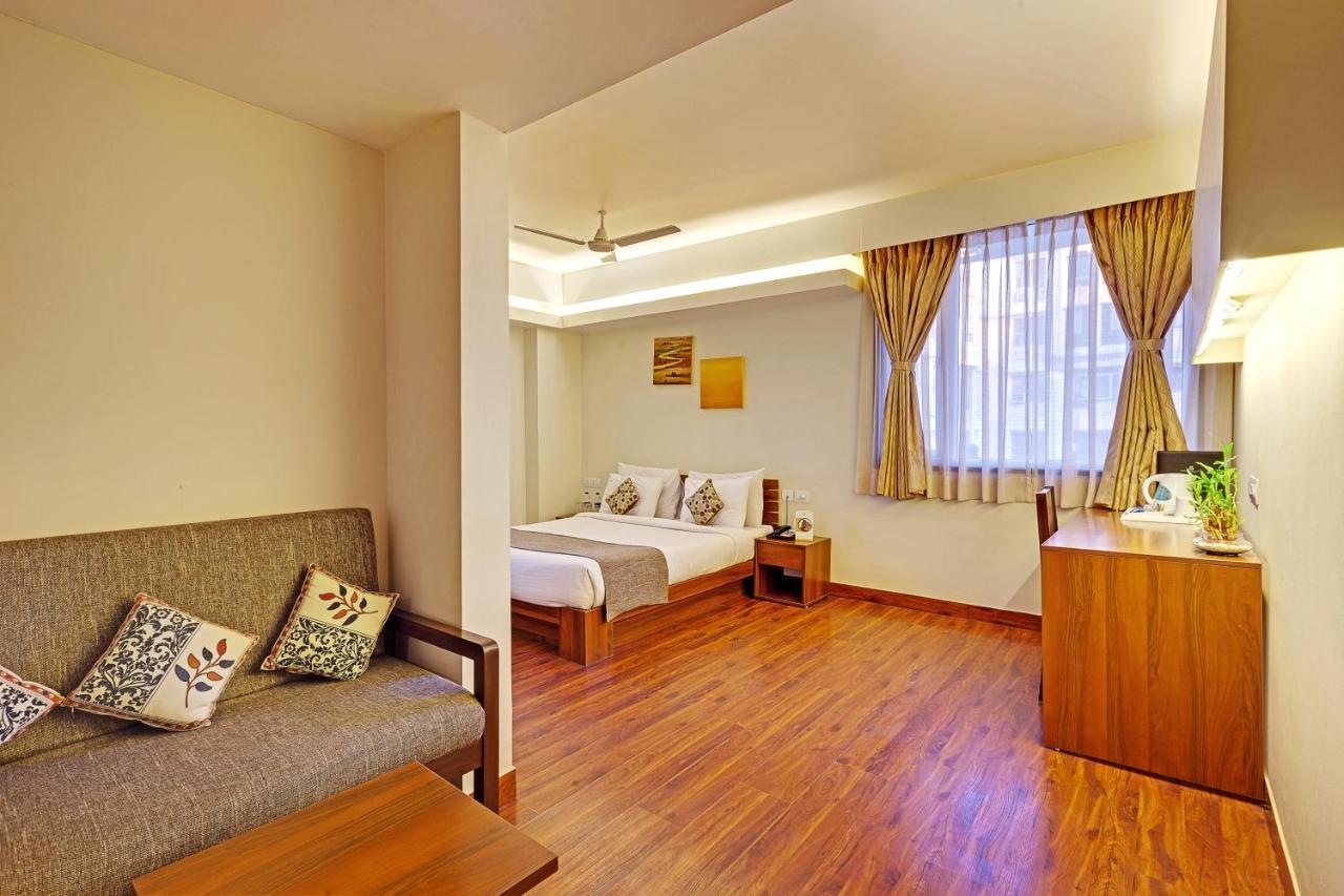Whispering Palms Hotel Jaipur Eksteriør billede