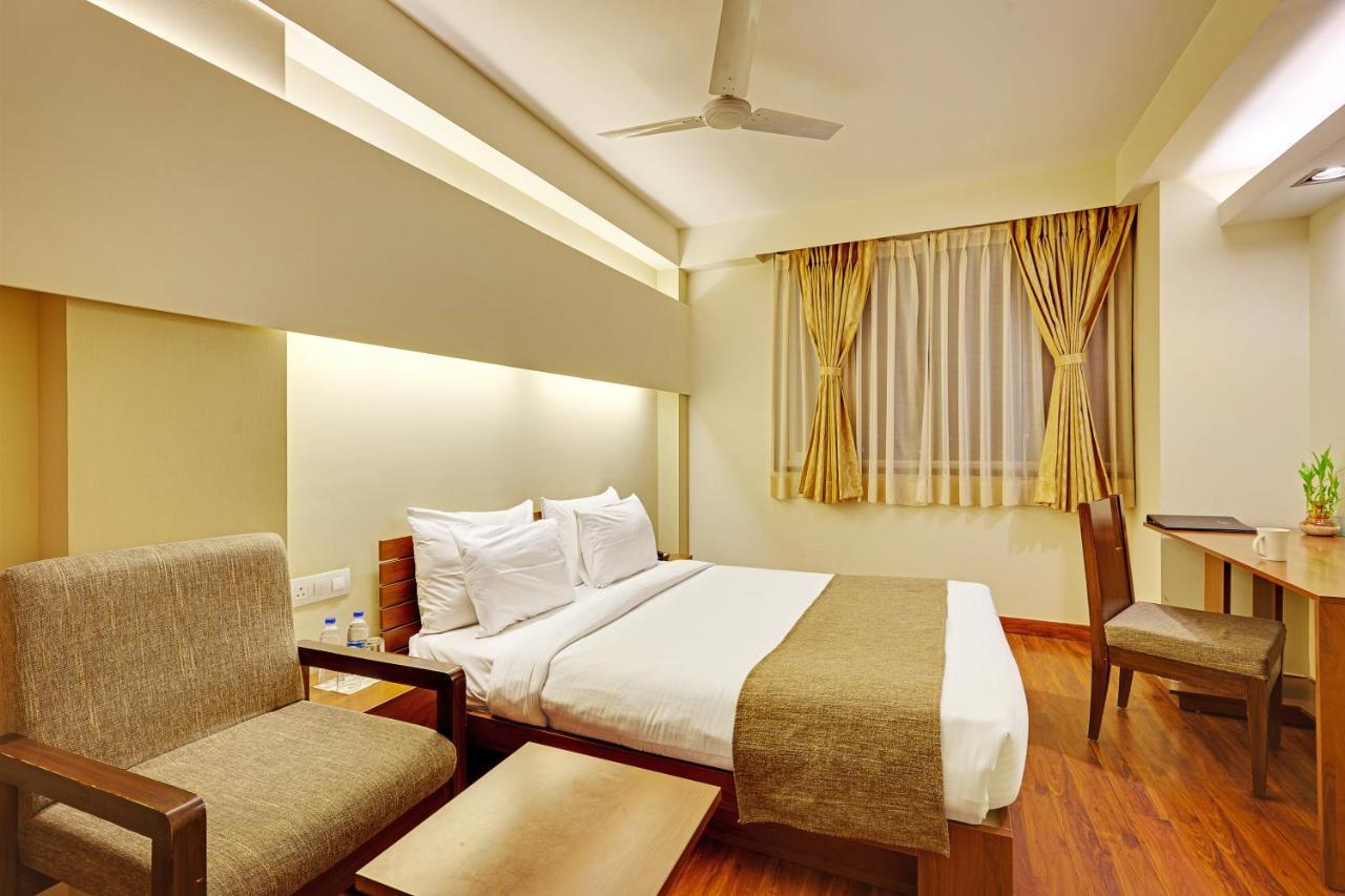 Whispering Palms Hotel Jaipur Eksteriør billede